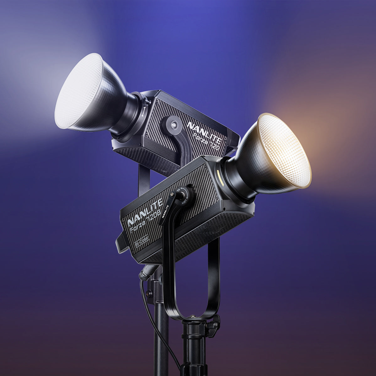 NANLITE Forza 720B Bi-Color LED-Reportage- und Studio-Scheinwerfer