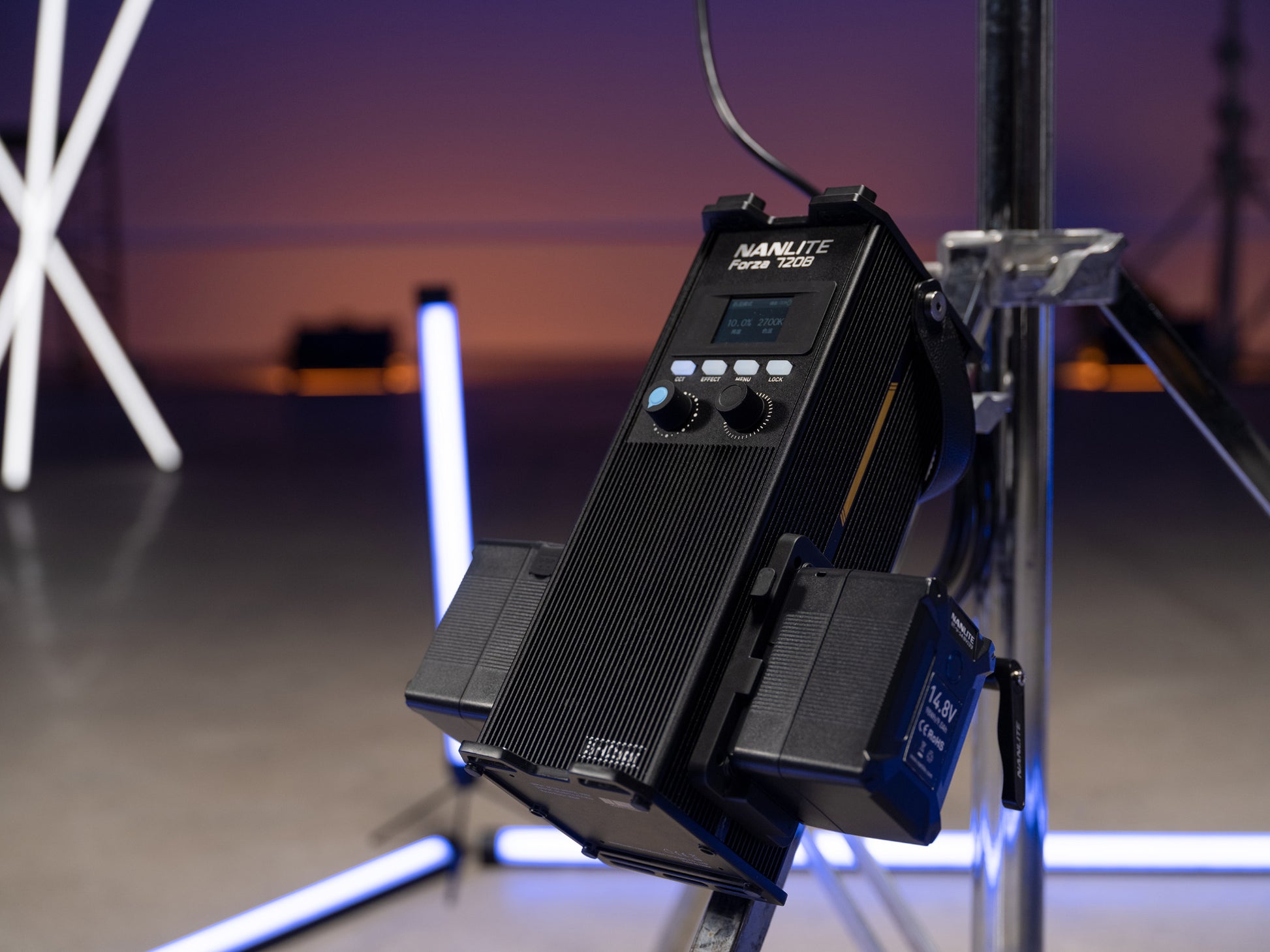 NANLITE Forza 720B Bi-Color LED-Reportage- und Studio-Scheinwerfer