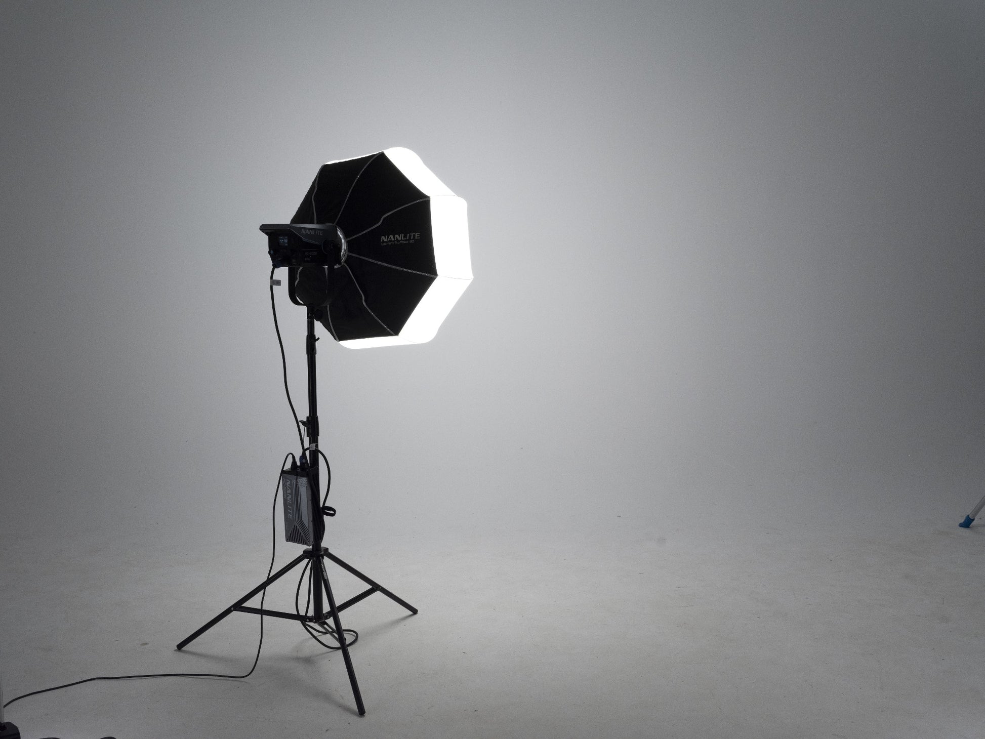 NANLITE FC-500B Bi-Color Reportage- und Studio-Scheinwerfer