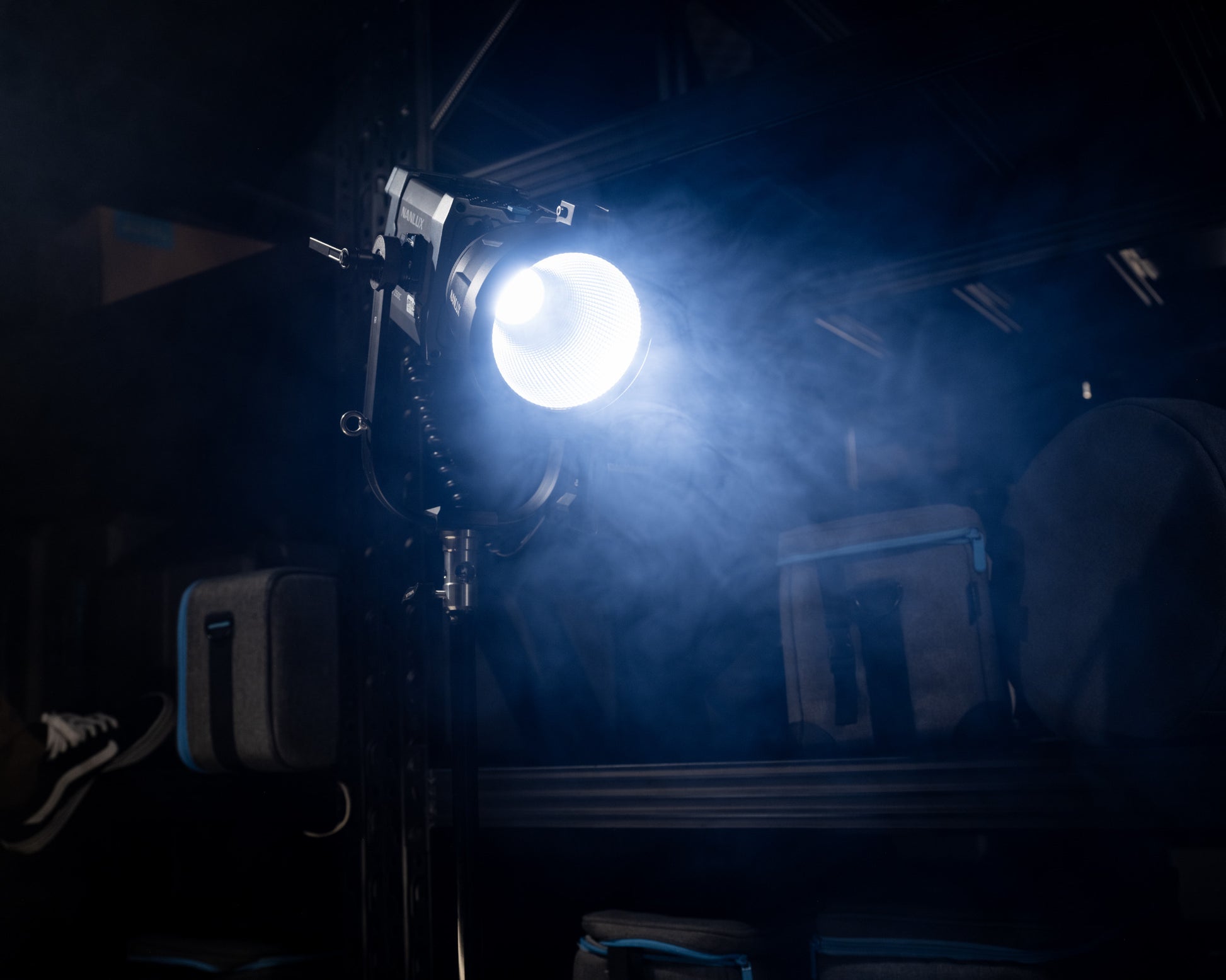 NANLUX Evoke 150C, Full-Color Reportage- und Studio-Scheinwerfer