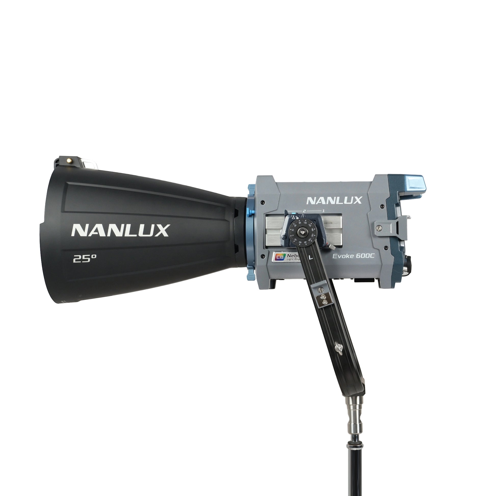 NANLUX Evoke 600C , Full-Color Reportage- und Studio-Scheinwerfer